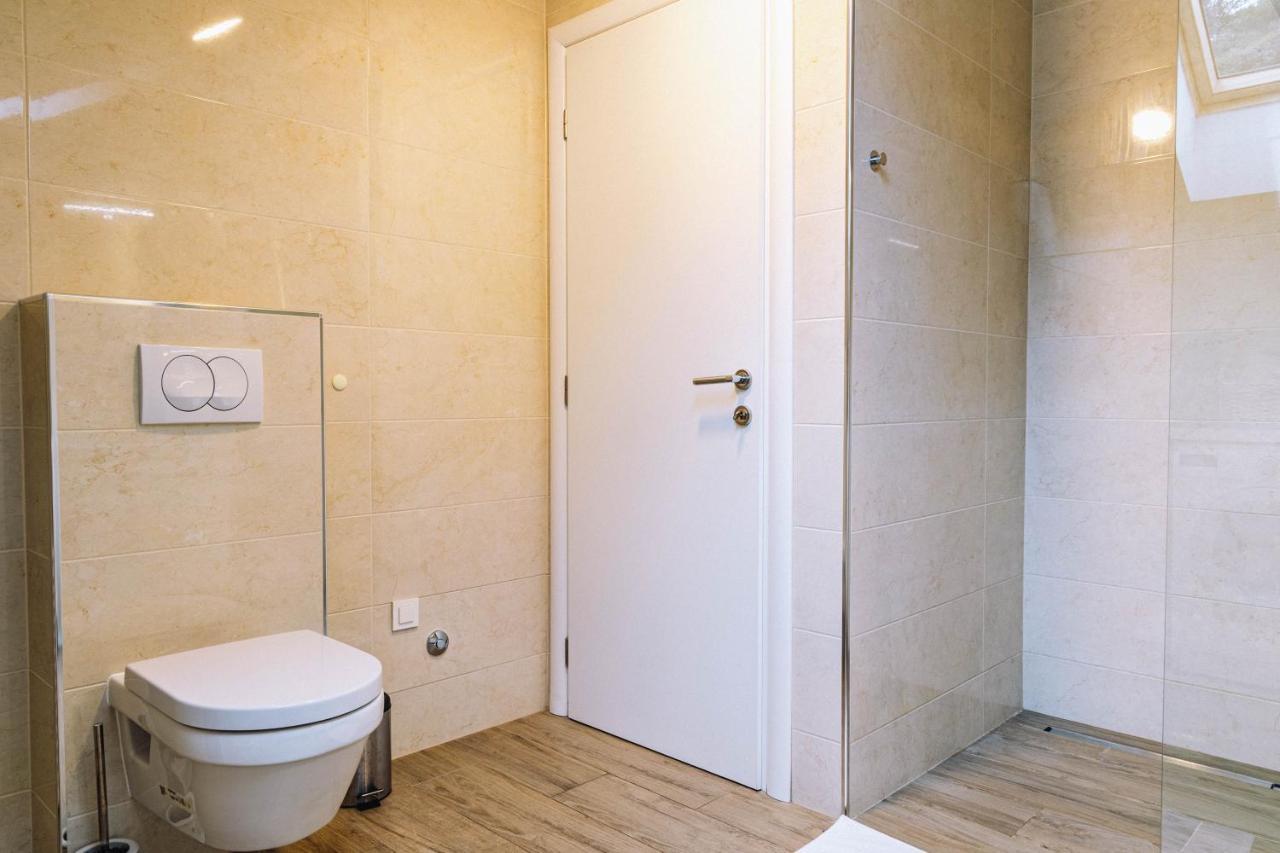 Gold Apartment *